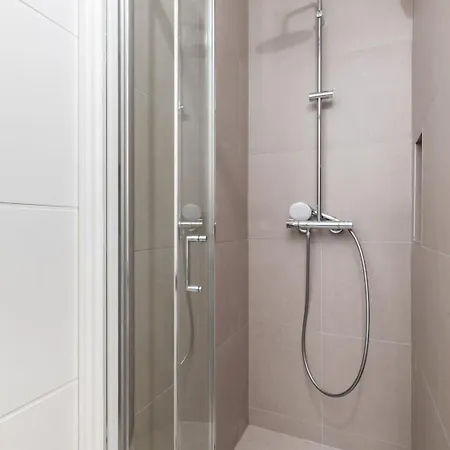 Bright Newly Refurbished * Villeurbanne