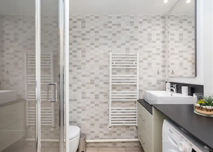 Апартаменты Bright Newly Refurbished Вийёрбан