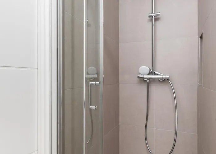 Bright Newly Refurbished * Villeurbanne