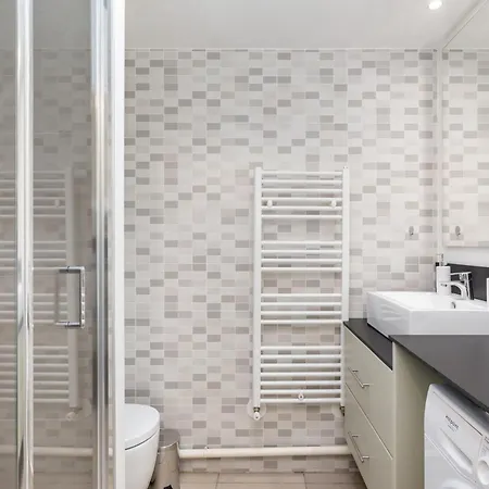 公寓 Bright Newly Refurbished 维勒班